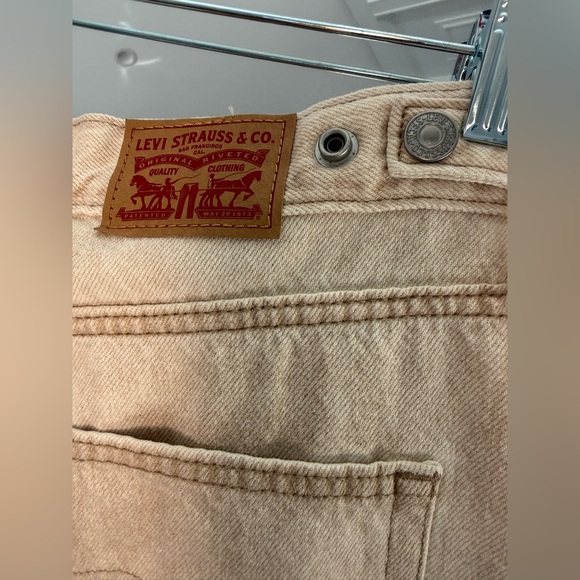Levi's Women's High-Rise Cinch Waist Barrel Jeans in Light Beige 31x31 BNWT - Picture 15 of 16